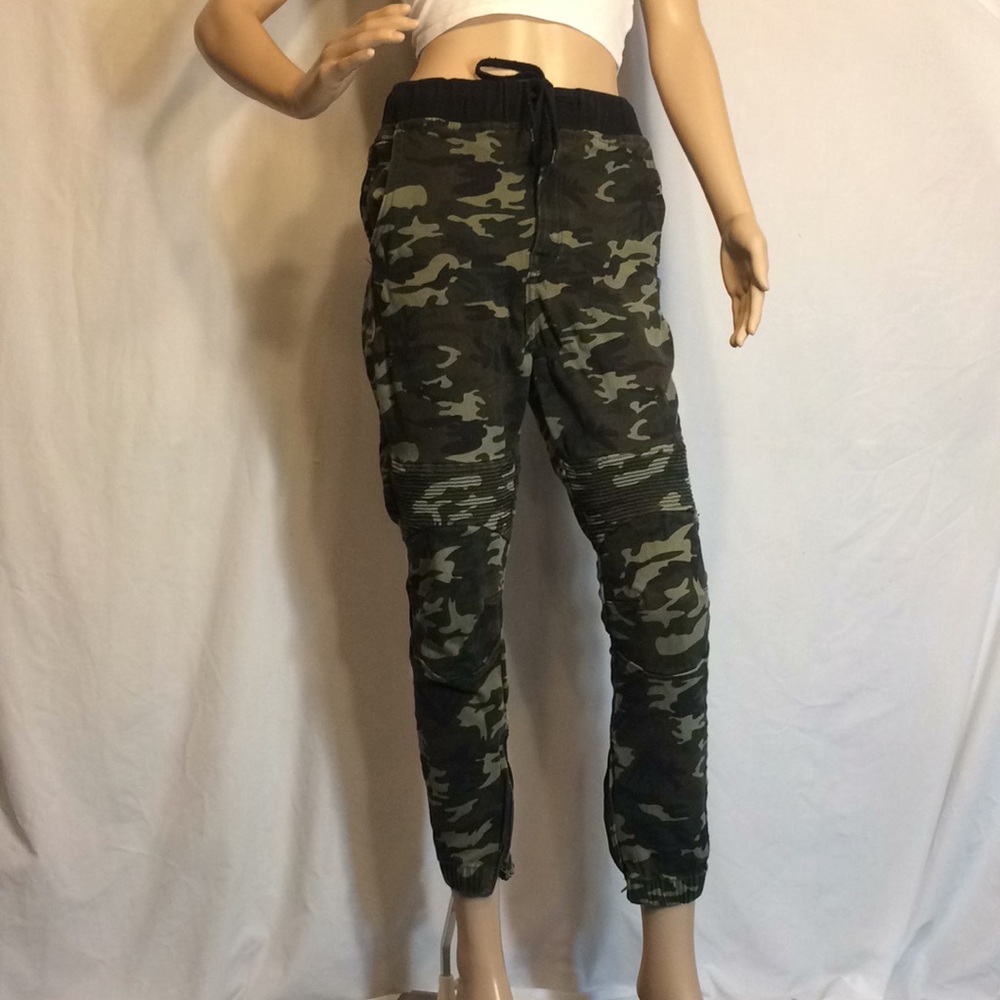 Men's Uncle Ralph Camo Joggers, Sz L